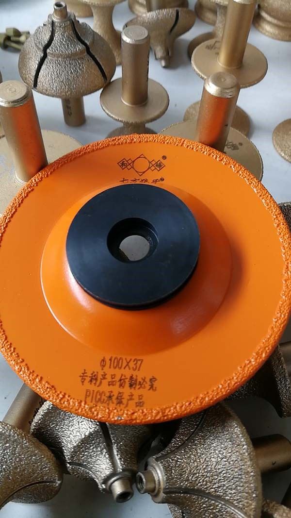 釬焊金剛石沖壓斜面減震磨盤